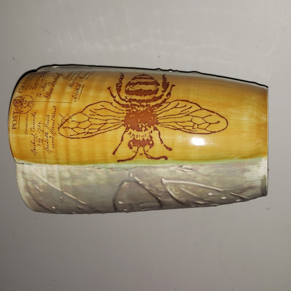 Santa Fe Magpie pottery vase